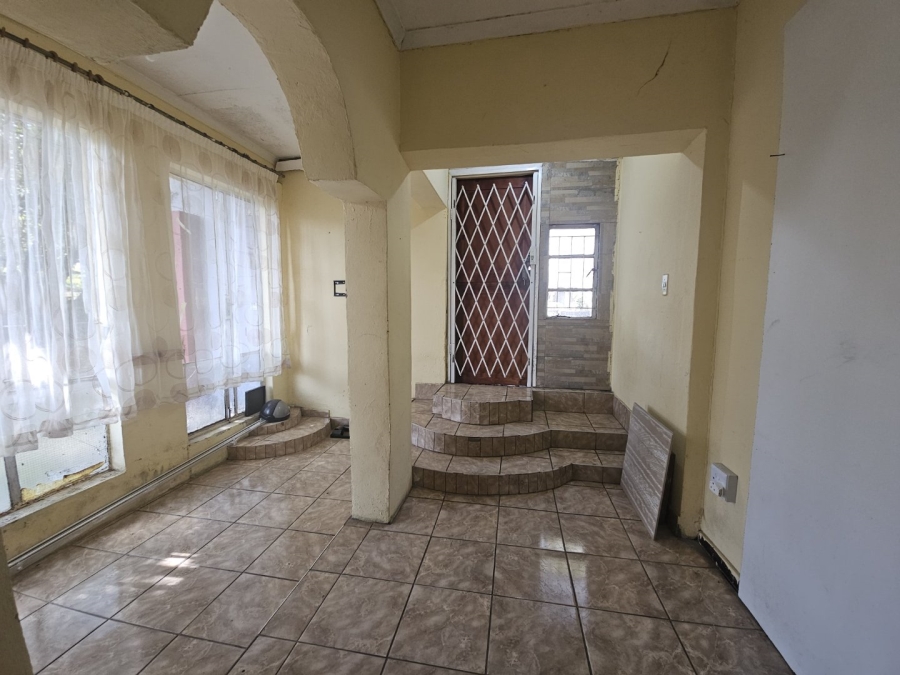 11 Bedroom Property for Sale in Barry Hertzog Park KwaZulu-Natal