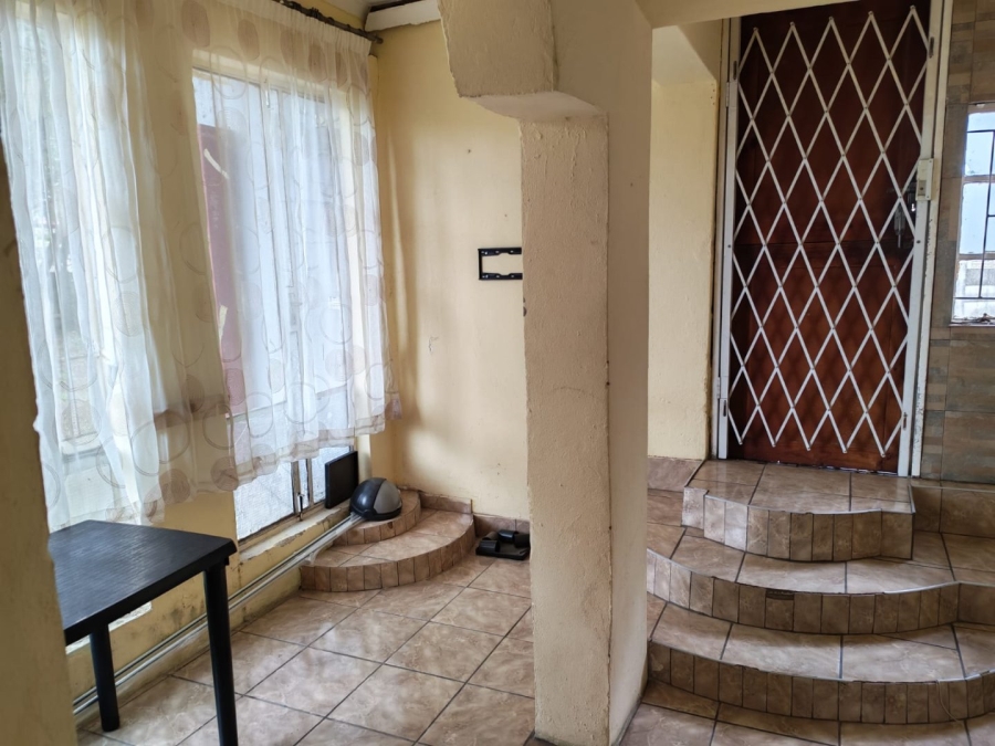 11 Bedroom Property for Sale in Barry Hertzog Park KwaZulu-Natal