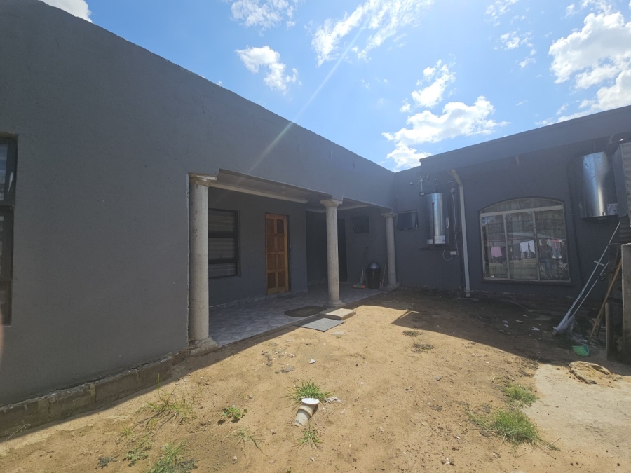 11 Bedroom Property for Sale in Barry Hertzog Park KwaZulu-Natal