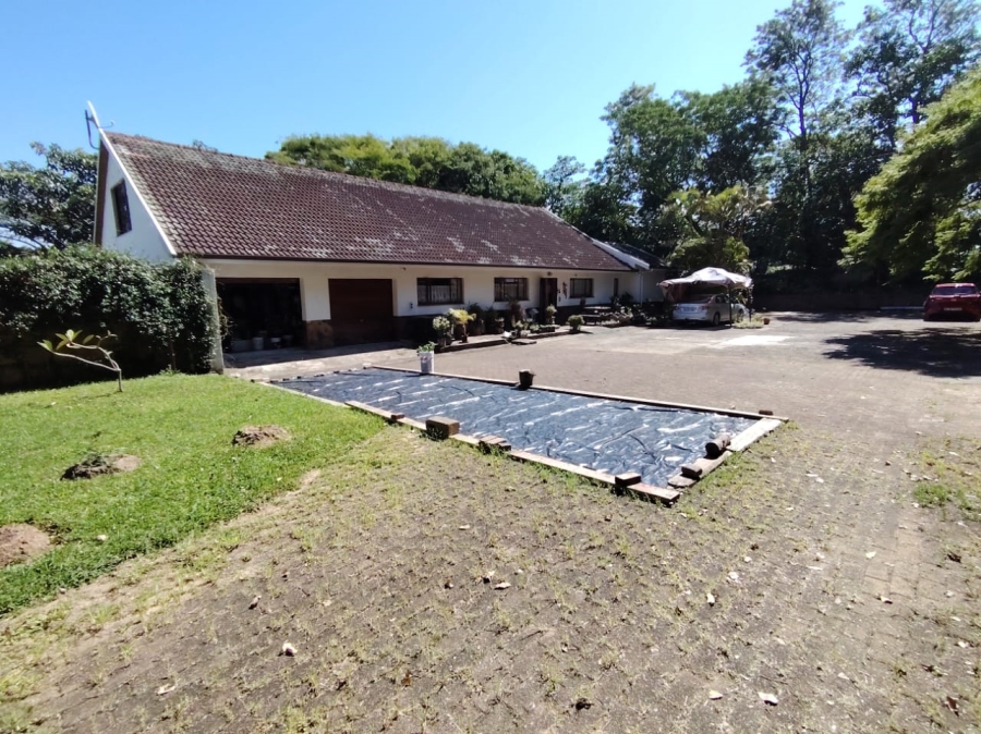 5 Bedroom Property for Sale in Uvongo KwaZulu-Natal