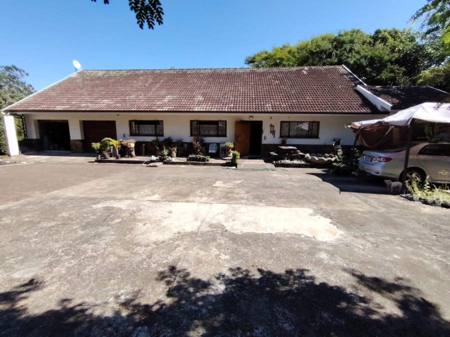 5 Bedroom Property for Sale in Uvongo KwaZulu-Natal