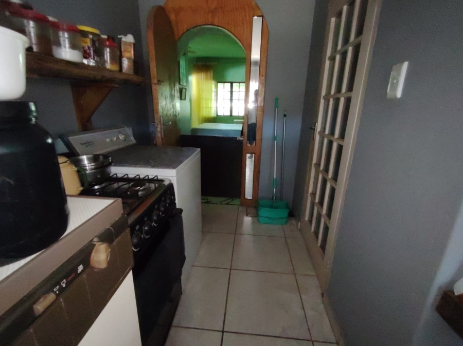 5 Bedroom Property for Sale in Uvongo KwaZulu-Natal