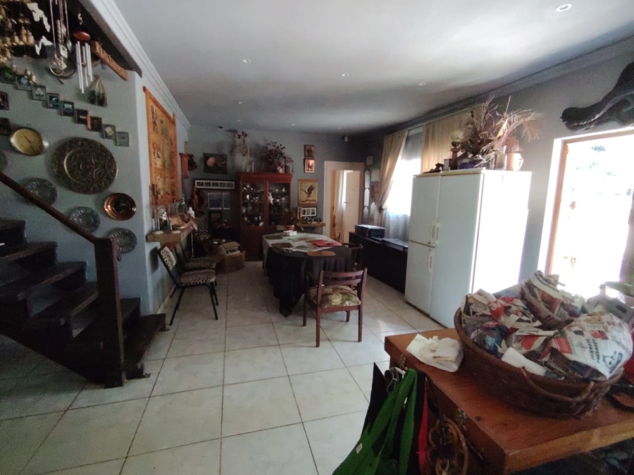 5 Bedroom Property for Sale in Uvongo KwaZulu-Natal