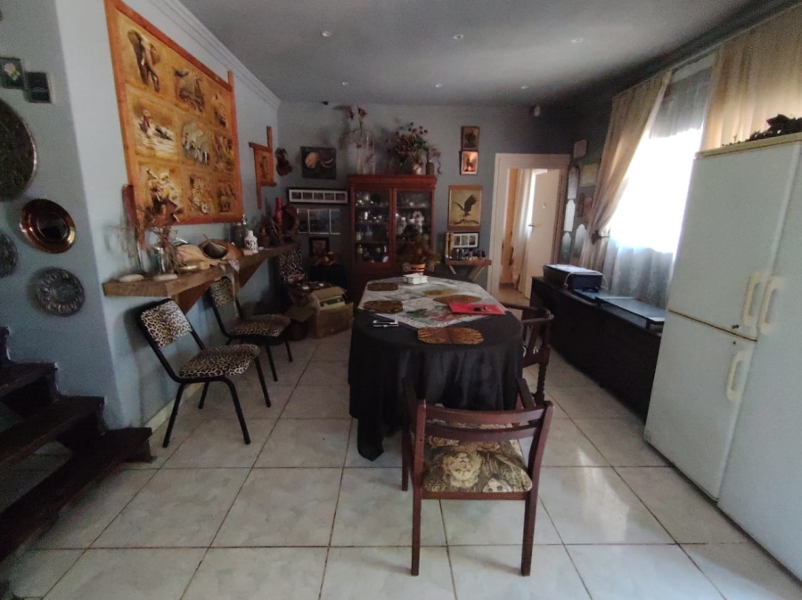 5 Bedroom Property for Sale in Uvongo KwaZulu-Natal