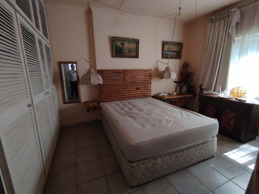 5 Bedroom Property for Sale in Uvongo KwaZulu-Natal