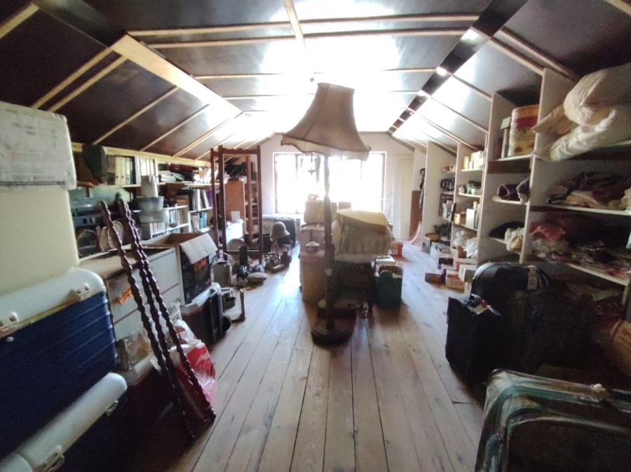 5 Bedroom Property for Sale in Uvongo KwaZulu-Natal