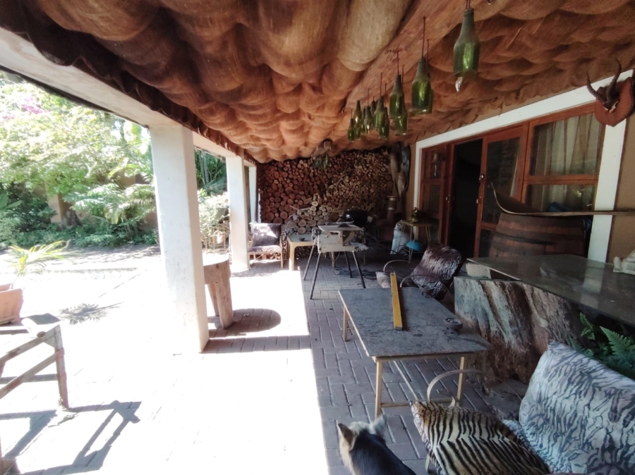 5 Bedroom Property for Sale in Uvongo KwaZulu-Natal