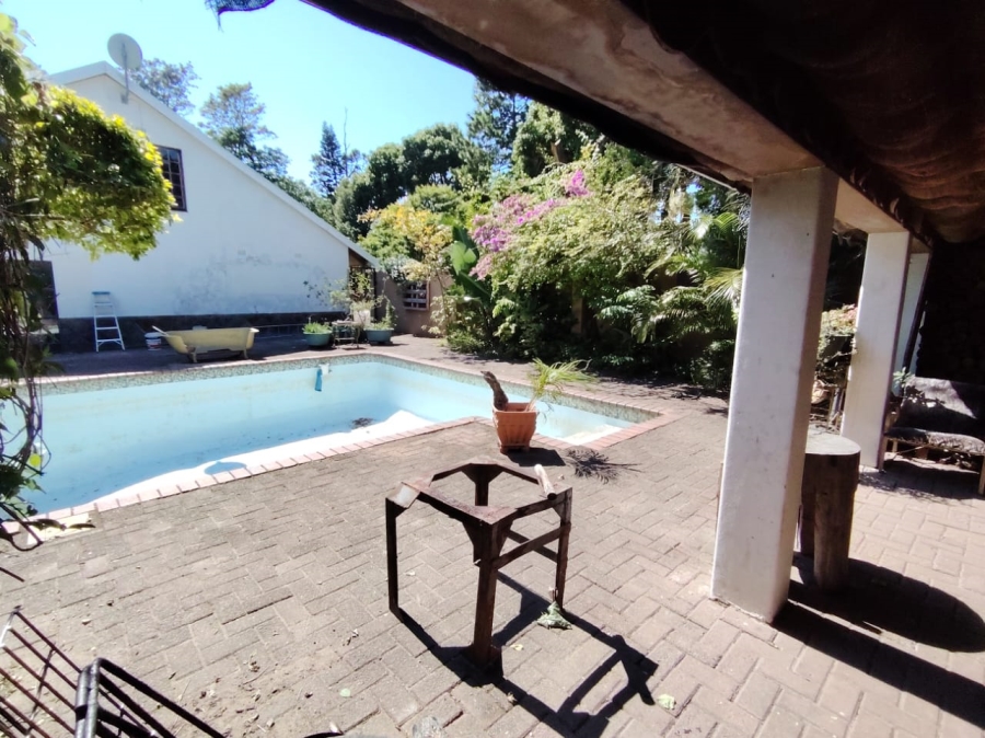 5 Bedroom Property for Sale in Uvongo KwaZulu-Natal