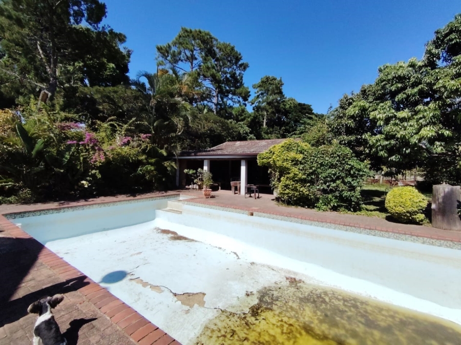 5 Bedroom Property for Sale in Uvongo KwaZulu-Natal