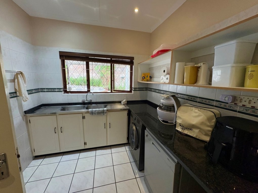 3 Bedroom Property for Sale in Umtentweni KwaZulu-Natal