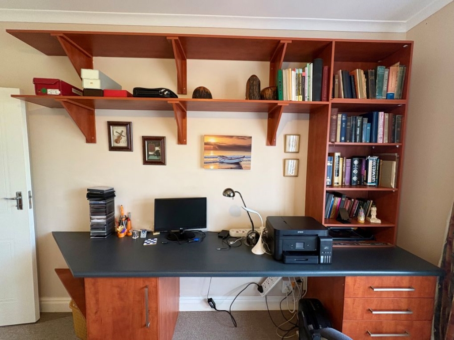 3 Bedroom Property for Sale in Umtentweni KwaZulu-Natal