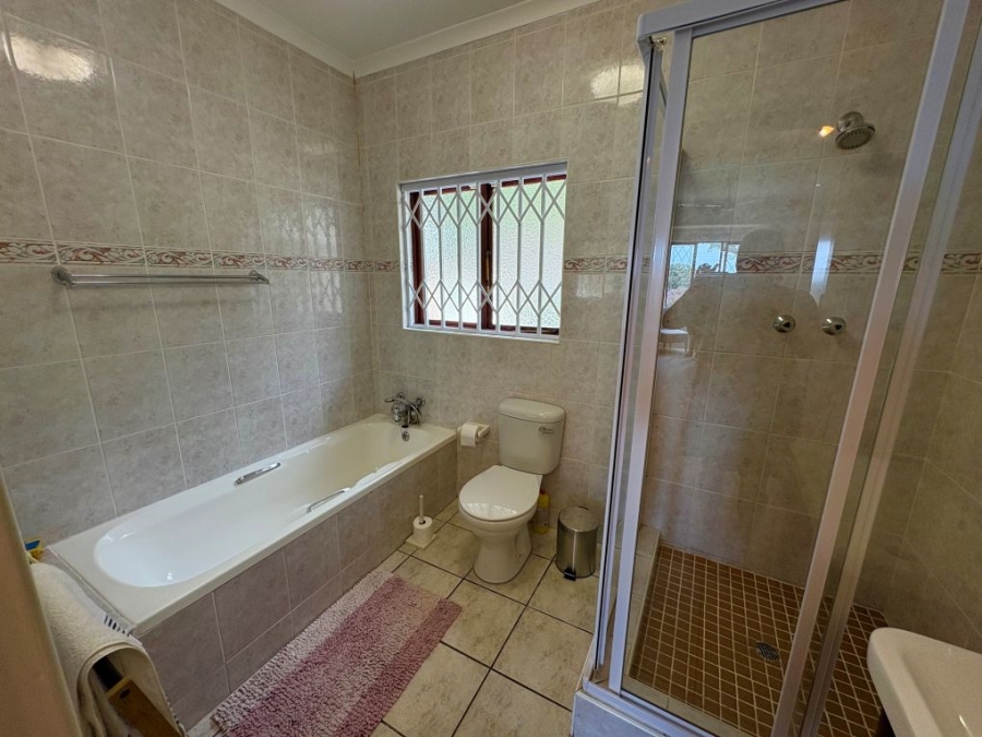 3 Bedroom Property for Sale in Umtentweni KwaZulu-Natal