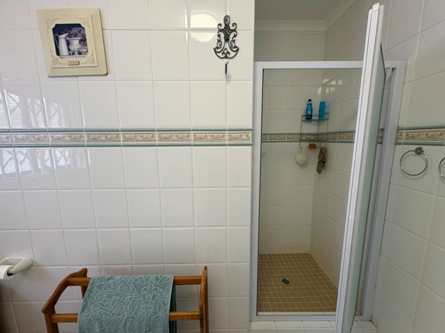 3 Bedroom Property for Sale in Umtentweni KwaZulu-Natal