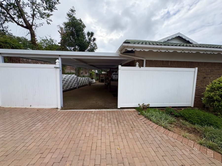 3 Bedroom Property for Sale in Umtentweni KwaZulu-Natal