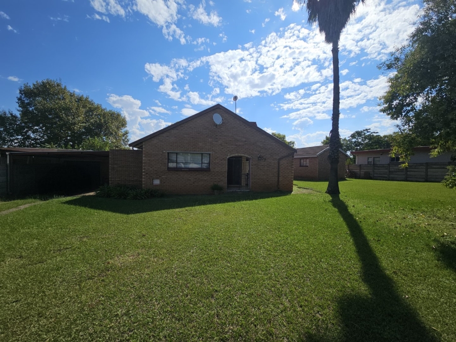 4 Bedroom Property for Sale in Sunnyridge KwaZulu-Natal