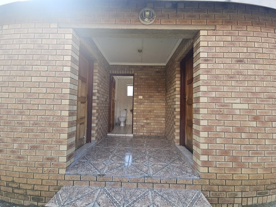 4 Bedroom Property for Sale in Sunnyridge KwaZulu-Natal