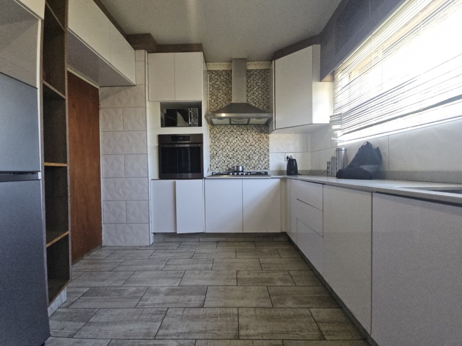 4 Bedroom Property for Sale in Sunnyridge KwaZulu-Natal