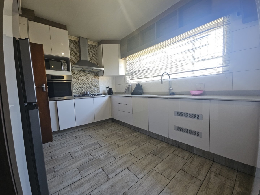 4 Bedroom Property for Sale in Sunnyridge KwaZulu-Natal