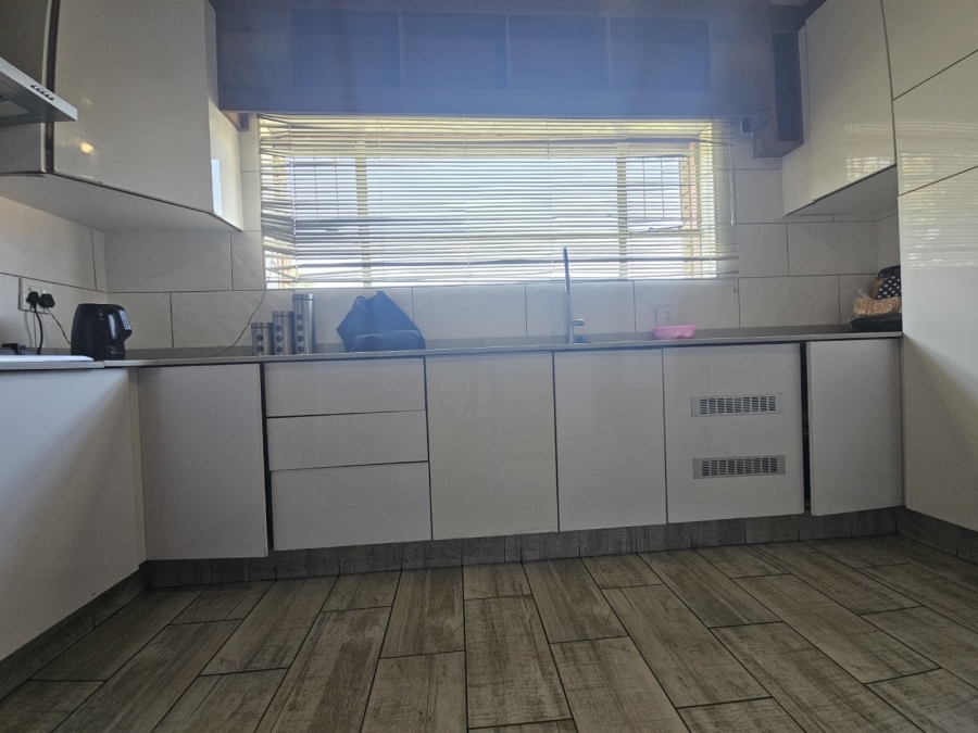 4 Bedroom Property for Sale in Sunnyridge KwaZulu-Natal