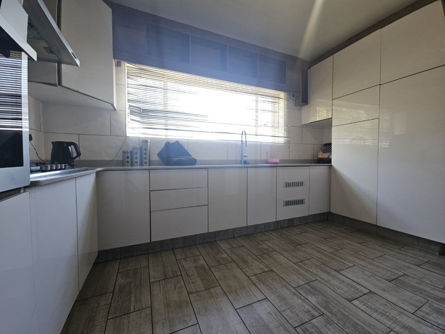 4 Bedroom Property for Sale in Sunnyridge KwaZulu-Natal