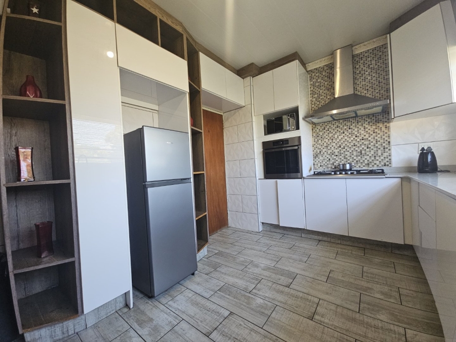 4 Bedroom Property for Sale in Sunnyridge KwaZulu-Natal