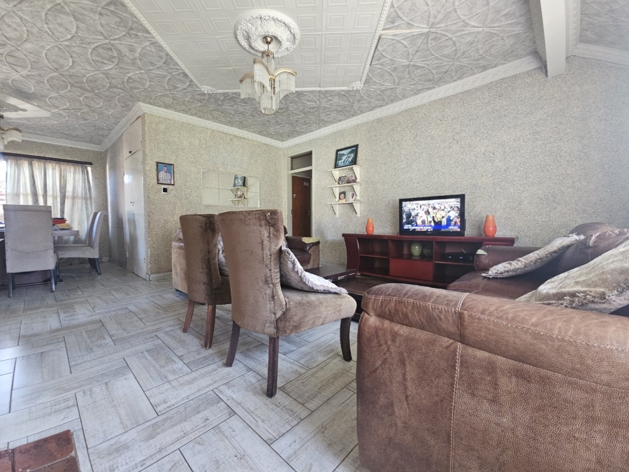 4 Bedroom Property for Sale in Sunnyridge KwaZulu-Natal