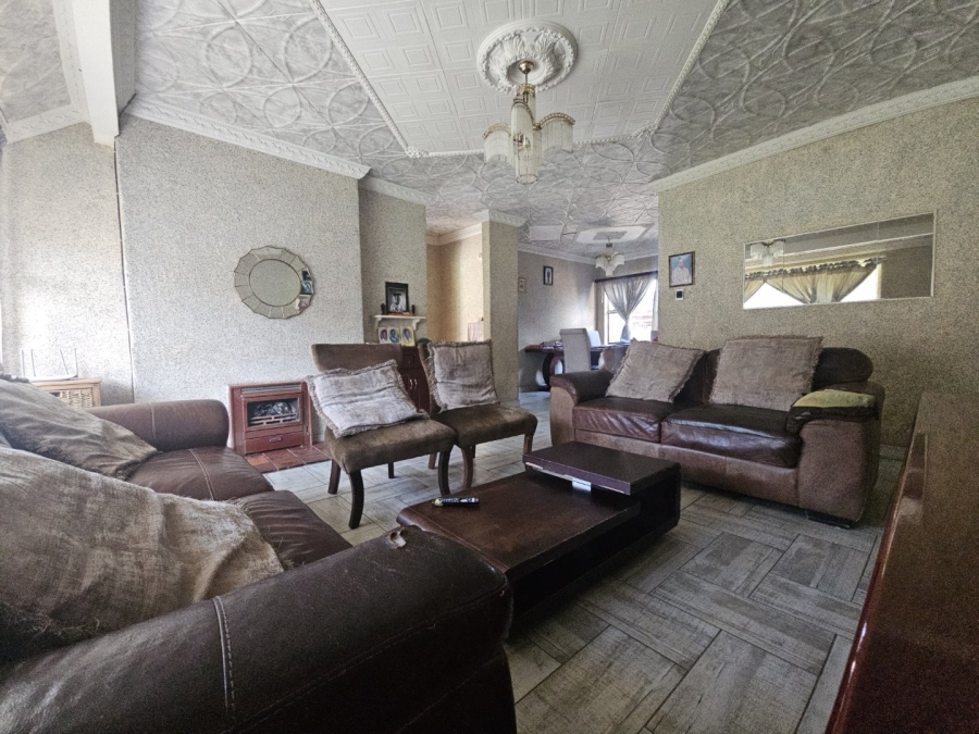 4 Bedroom Property for Sale in Sunnyridge KwaZulu-Natal