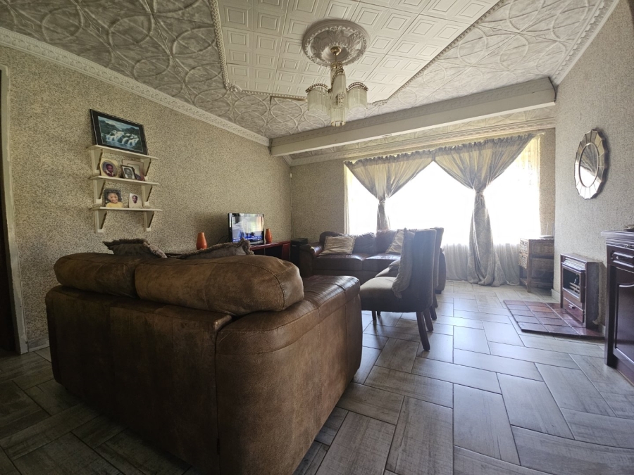 4 Bedroom Property for Sale in Sunnyridge KwaZulu-Natal