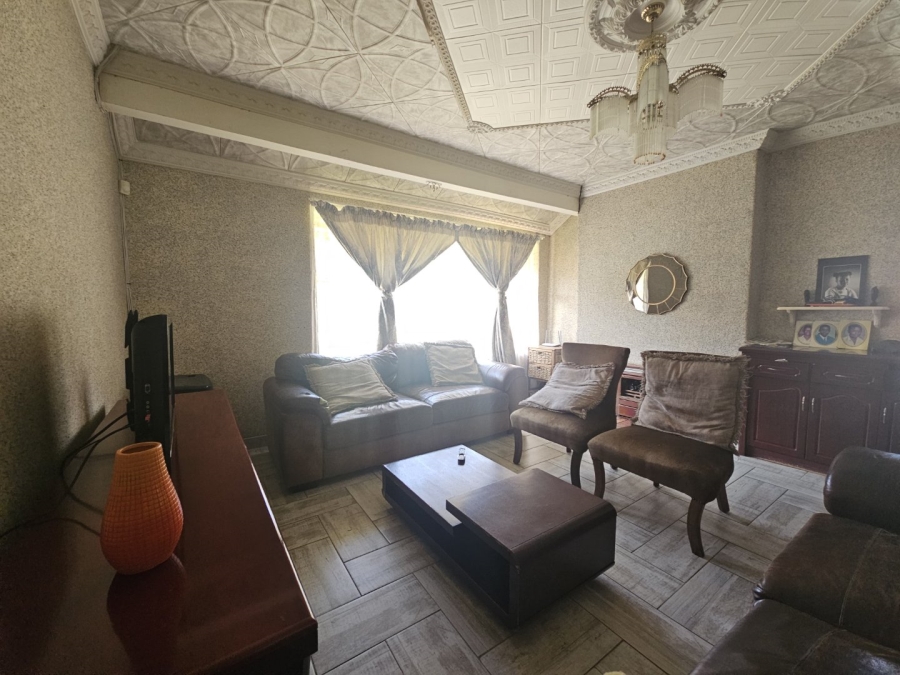 4 Bedroom Property for Sale in Sunnyridge KwaZulu-Natal