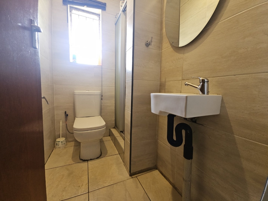 4 Bedroom Property for Sale in Sunnyridge KwaZulu-Natal