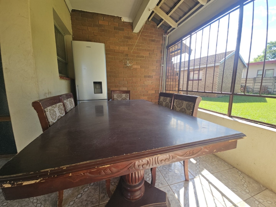 4 Bedroom Property for Sale in Sunnyridge KwaZulu-Natal