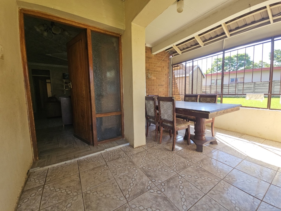 4 Bedroom Property for Sale in Sunnyridge KwaZulu-Natal
