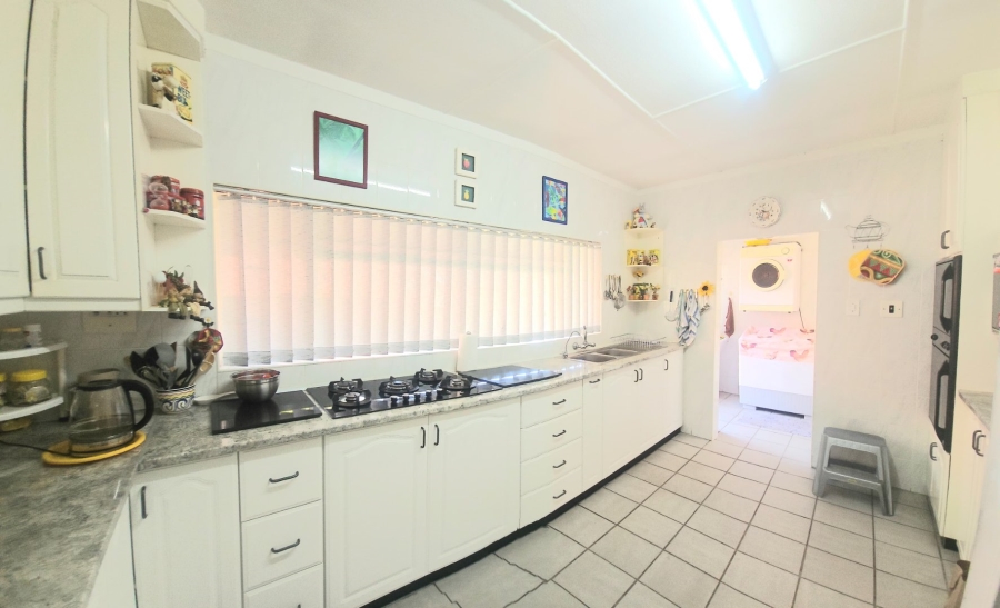 4 Bedroom Property for Sale in Huttenheights KwaZulu-Natal