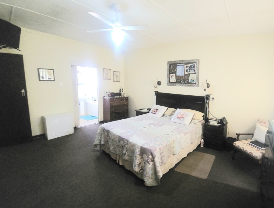 4 Bedroom Property for Sale in Huttenheights KwaZulu-Natal