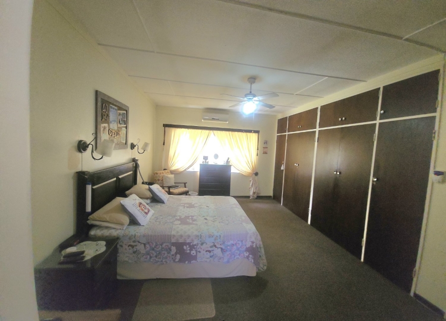 4 Bedroom Property for Sale in Huttenheights KwaZulu-Natal