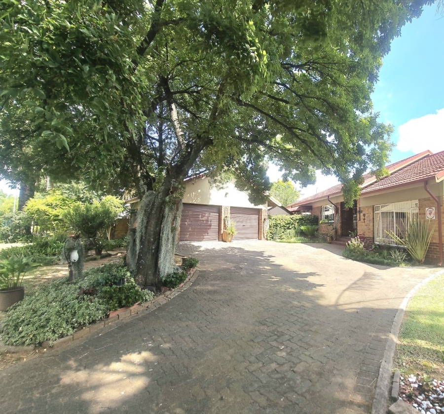 4 Bedroom Property for Sale in Huttenheights KwaZulu-Natal