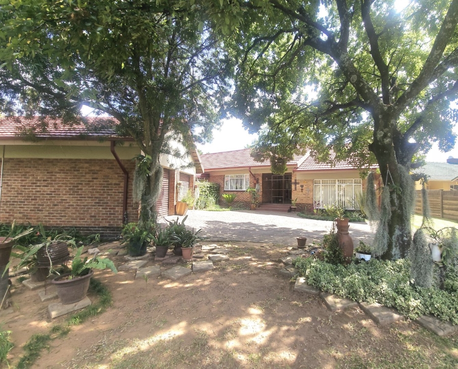 4 Bedroom Property for Sale in Huttenheights KwaZulu-Natal