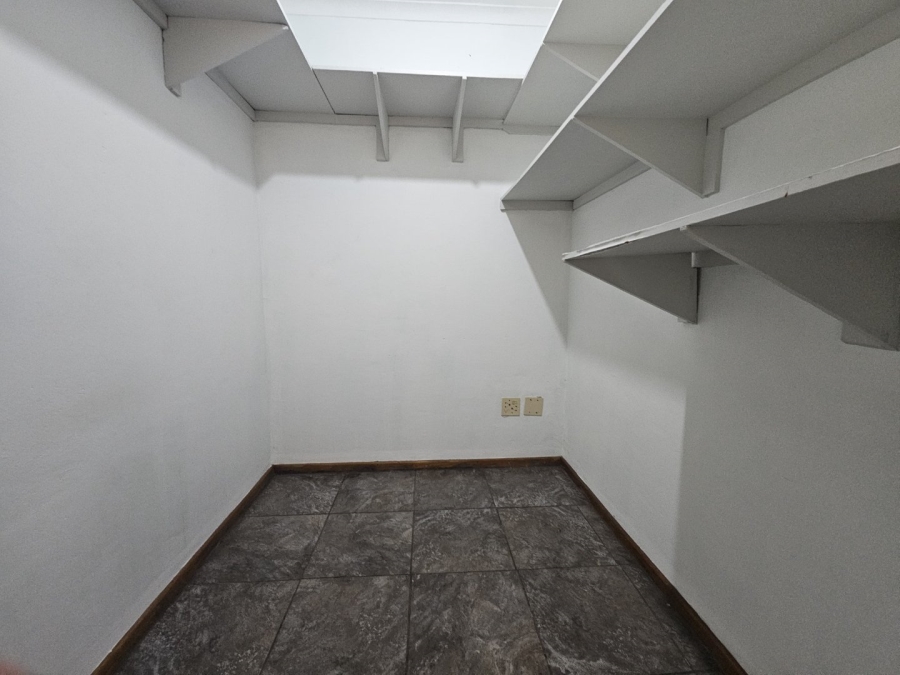 3 Bedroom Property for Sale in Signal Hill KwaZulu-Natal