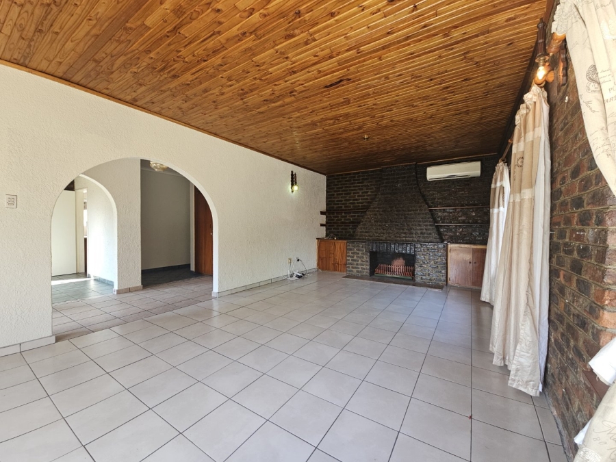 3 Bedroom Property for Sale in Signal Hill KwaZulu-Natal