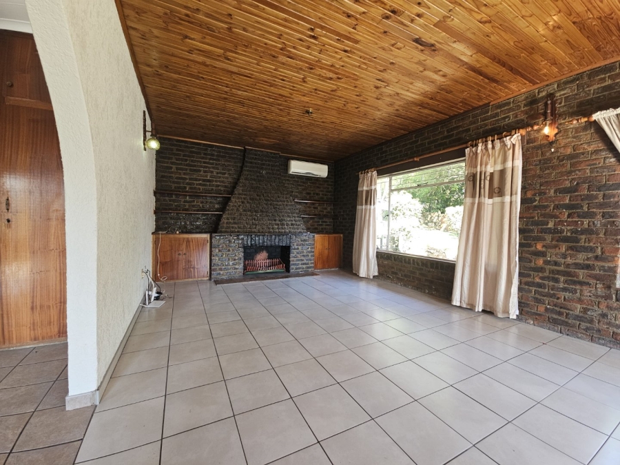 3 Bedroom Property for Sale in Signal Hill KwaZulu-Natal