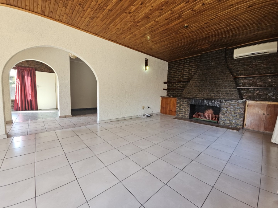 3 Bedroom Property for Sale in Signal Hill KwaZulu-Natal