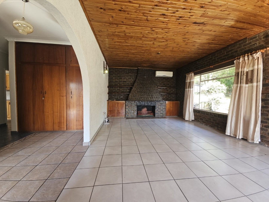 3 Bedroom Property for Sale in Signal Hill KwaZulu-Natal