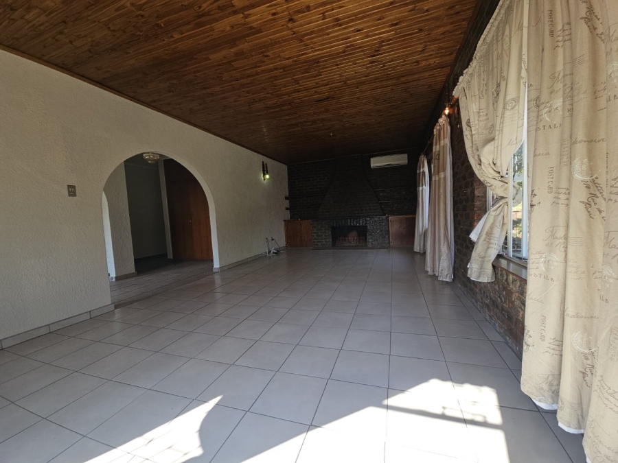 3 Bedroom Property for Sale in Signal Hill KwaZulu-Natal