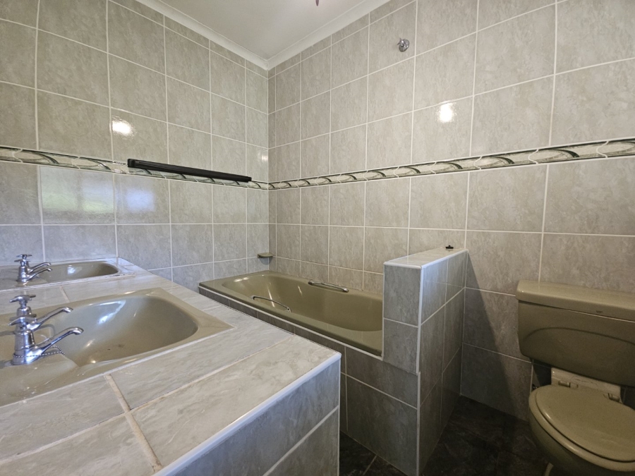 3 Bedroom Property for Sale in Signal Hill KwaZulu-Natal