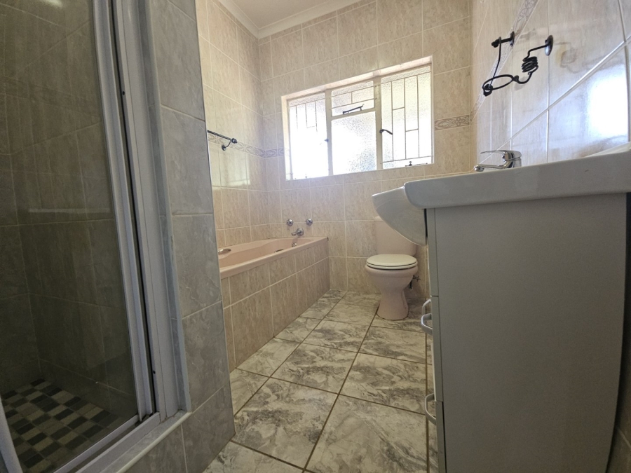 3 Bedroom Property for Sale in Signal Hill KwaZulu-Natal