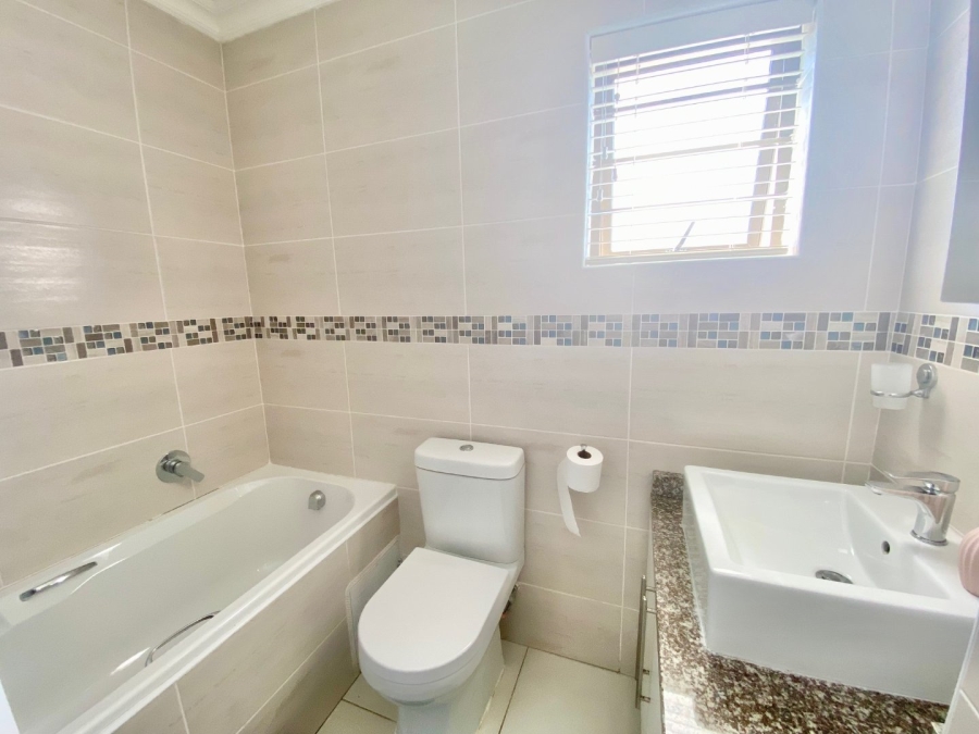 2 Bedroom Property for Sale in Umhlanga KwaZulu-Natal