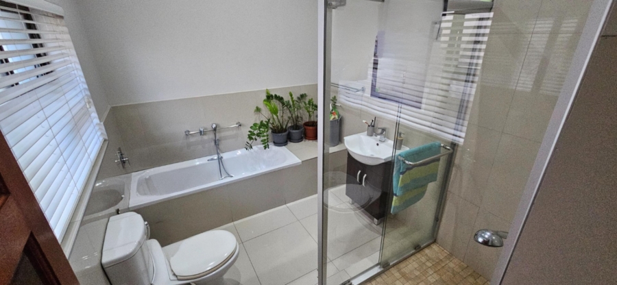 5 Bedroom Property for Sale in Palm Lakes Estate KwaZulu-Natal