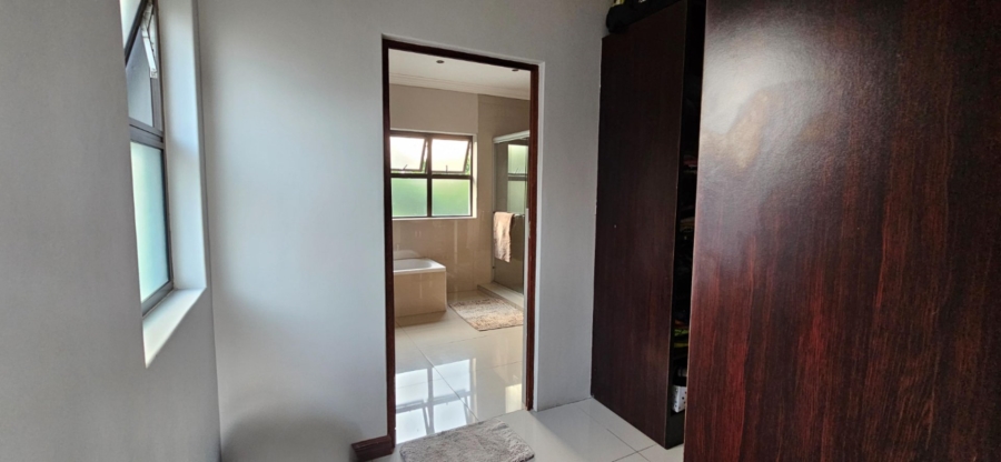 5 Bedroom Property for Sale in Palm Lakes Estate KwaZulu-Natal