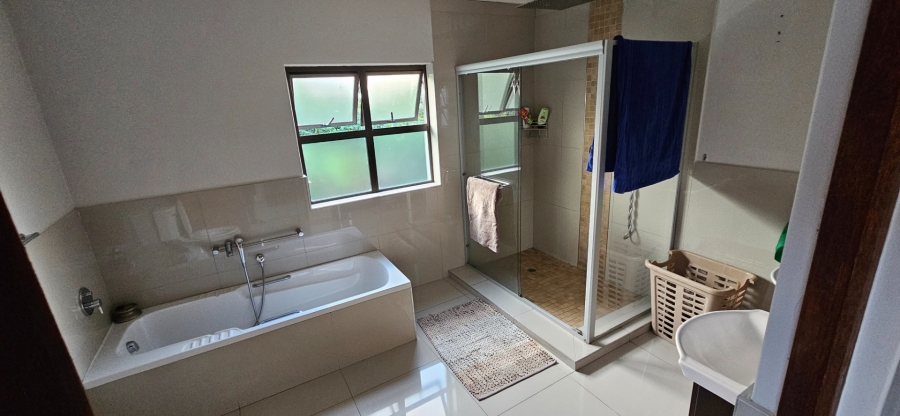 5 Bedroom Property for Sale in Palm Lakes Estate KwaZulu-Natal