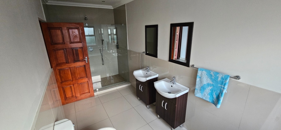 5 Bedroom Property for Sale in Palm Lakes Estate KwaZulu-Natal